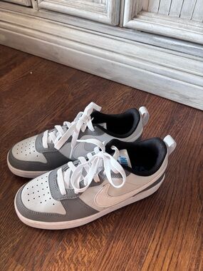 Nike Low-Top Sneakers in White, Gray and Black